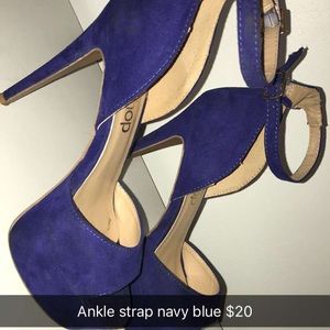 Size 7 navy blue ankle strap heels new condition